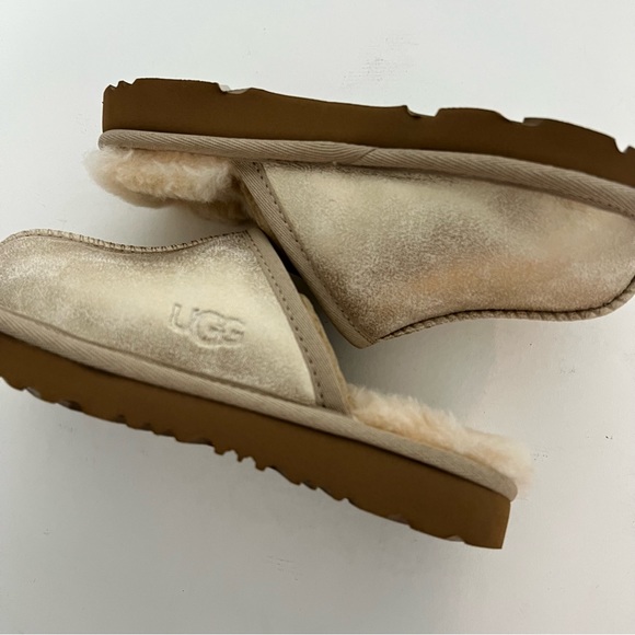 UGG Kids' Keegan Metallic UGGplush Faux Fur Lined Slipper - New In Box - Picture 13 of 16